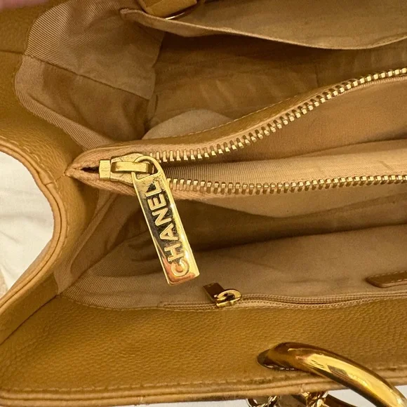 ‼️SOLD‼️Chanel Tan/Camel Quilted Leather Grand Shopping Tote w/Gold Chain - Picture 16 of 17